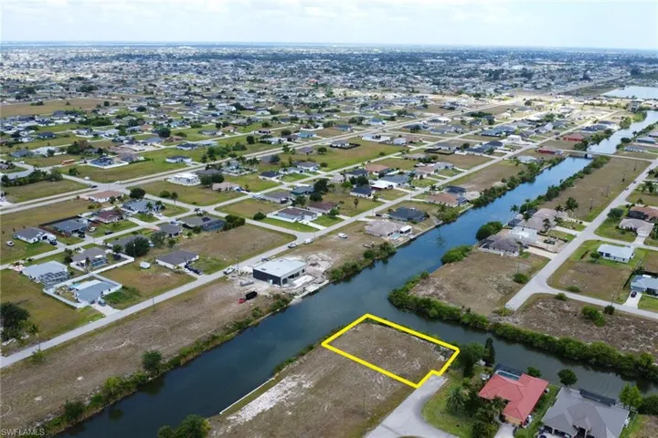 1313 Nw 9th Pl, Cape Coral Fl 33993