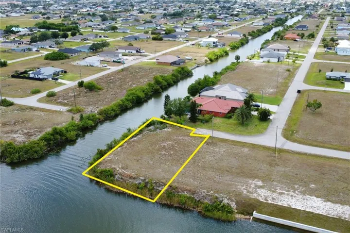 1313 Nw 9th Pl, Cape Coral Fl 33993
