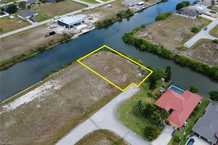 1313 Nw 9th Pl, Cape Coral Fl 33993