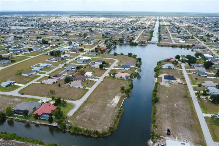 1313 Nw 9th Pl, Cape Coral Fl 33993