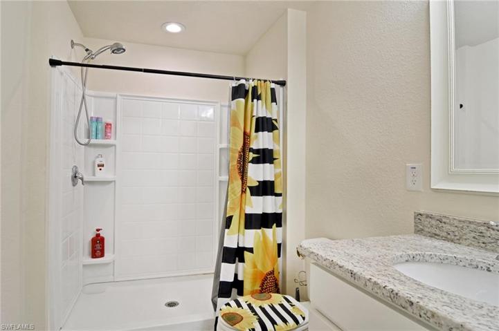 5010 Dania CIR, LABELLE FL 33935