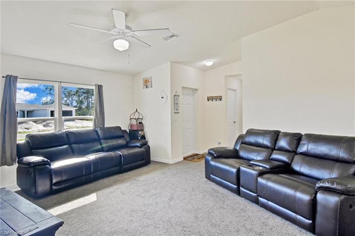 5010 Dania CIR, LABELLE FL 33935