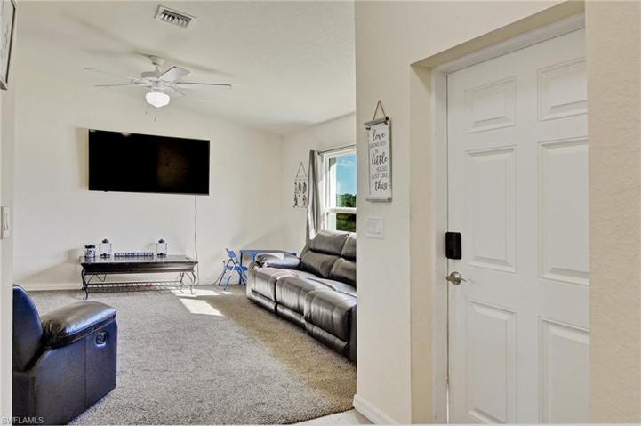 5010 Dania CIR, LABELLE FL 33935