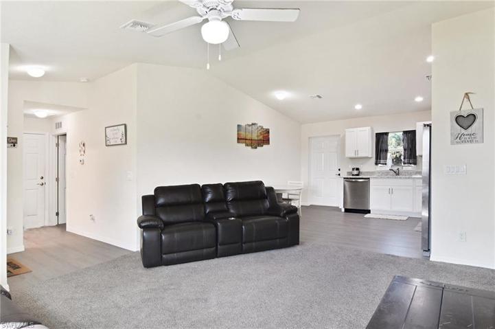 5010 Dania CIR, LABELLE FL 33935