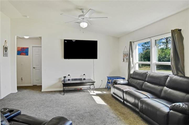 5010 Dania CIR, LABELLE FL 33935