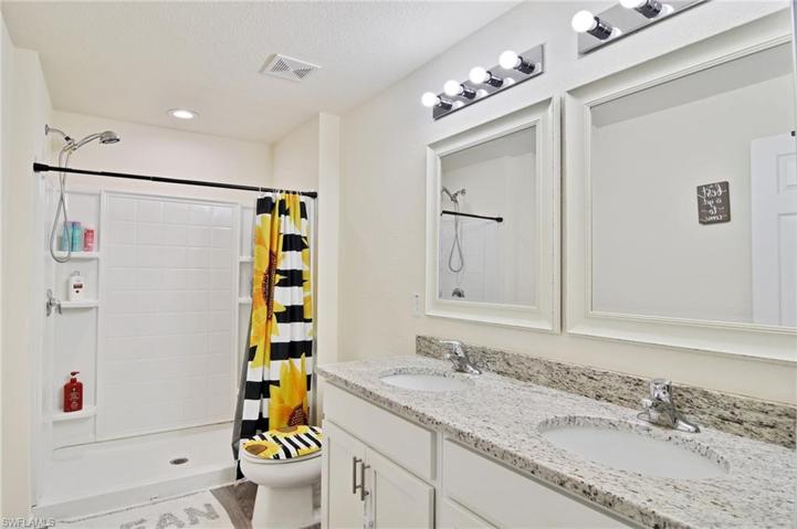 5010 Dania CIR, LABELLE FL 33935