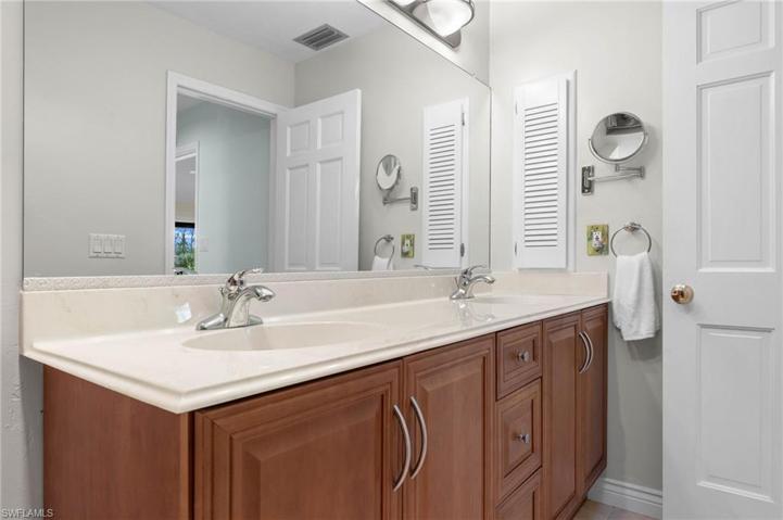 744  Marthas  LN, SANIBEL, FL 33957