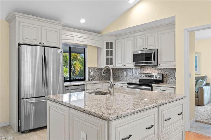 744  Marthas  LN, SANIBEL, FL 33957