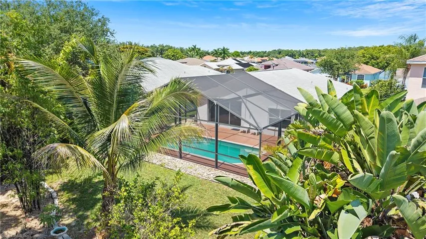 713 Crossfield Cir, Naples, Florida 34104