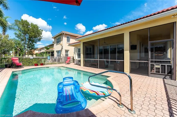 Beautiful pool area, great for entertaining.