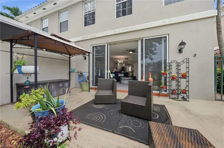 5661 Cove Cir 51, Naples, Florida 34119