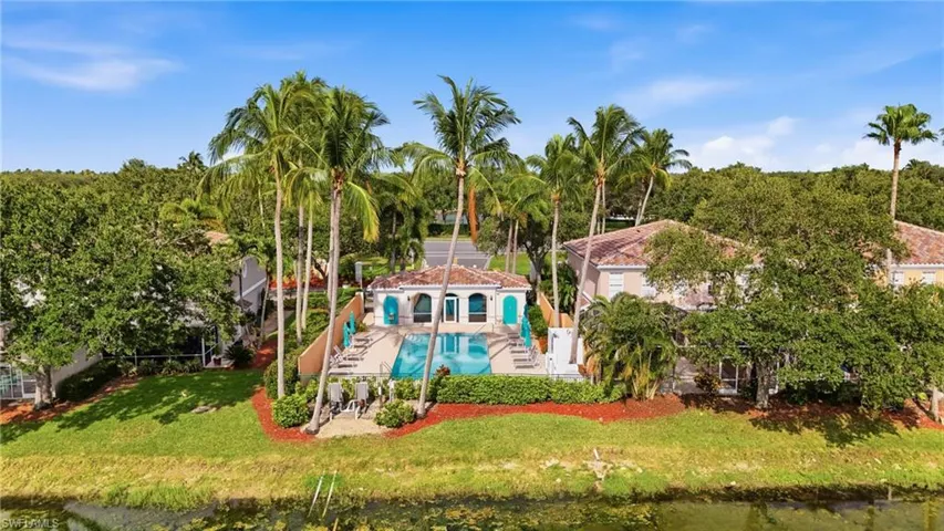 5661 Cove Cir 51, Naples, Florida 34119