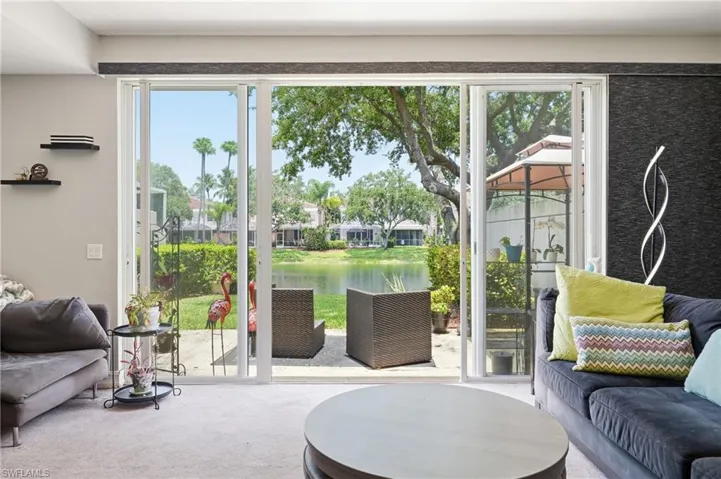5661 Cove Cir 51, Naples, Florida 34119