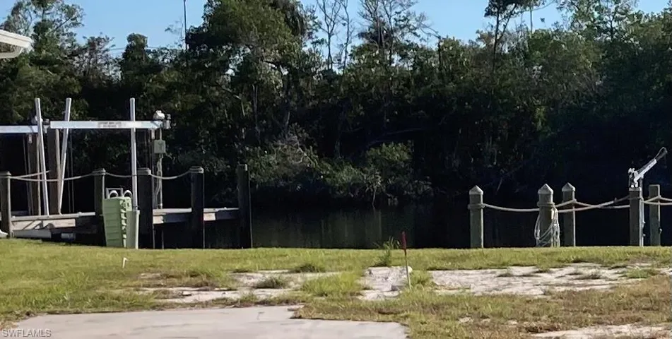 54 Channel Ln, Fort Myers, Florida 33905