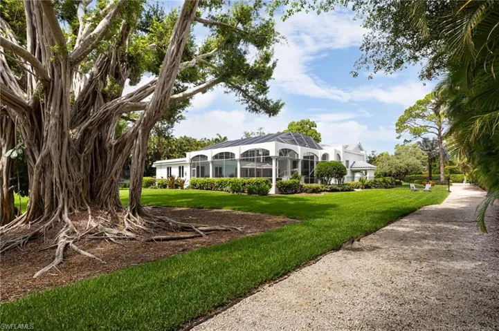 664 Hickory Rd, Naples, Florida 34108