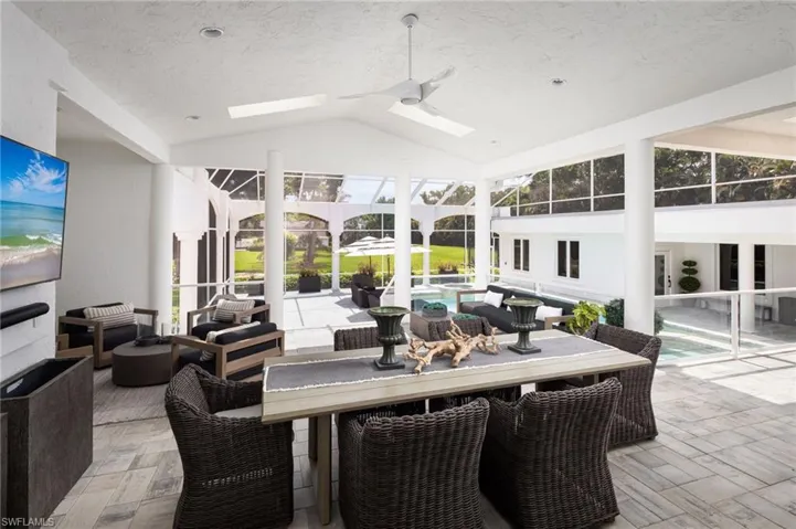 664 Hickory Rd, Naples, Florida 34108