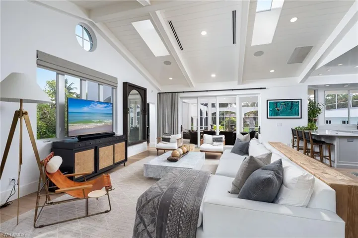 664 Hickory Rd, Naples, Florida 34108