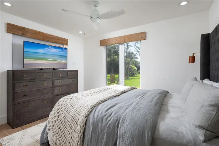 664 Hickory Rd, Naples, Florida 34108