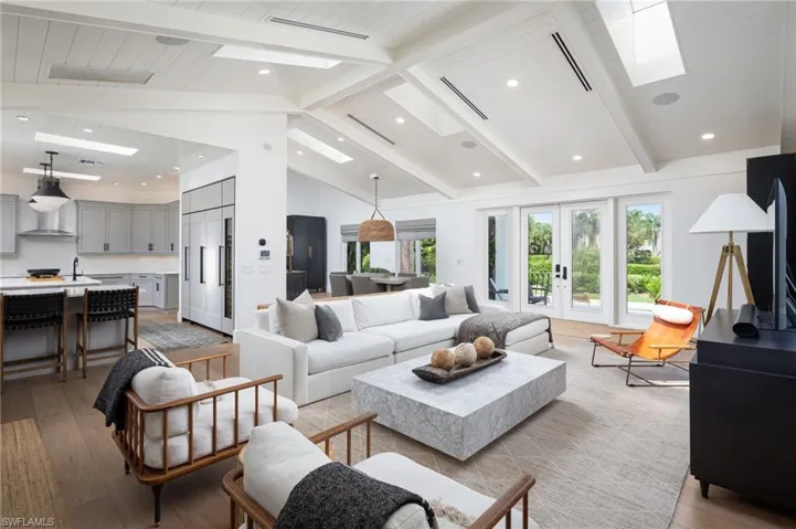 664 Hickory Rd, Naples, Florida 34108