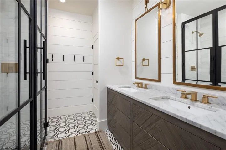664 Hickory Rd, Naples, Florida 34108