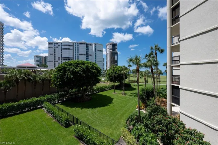 4551 Gulf Shore Blvd N 306, Naples, Florida 34103