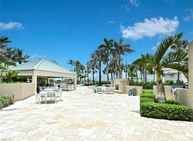 4551 Gulf Shore Blvd N 306, Naples, Florida 34103