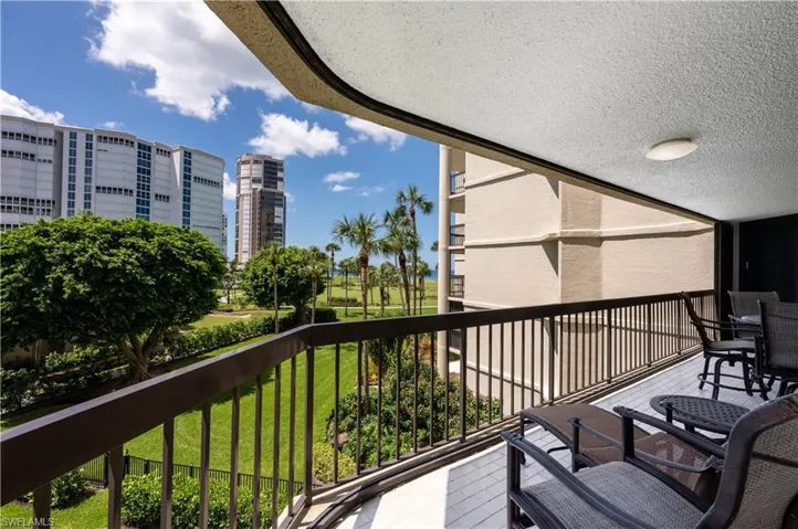 4551 Gulf Shore Blvd N 306, Naples, Florida 34103