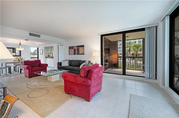 4551 Gulf Shore Blvd N 306, Naples, Florida 34103