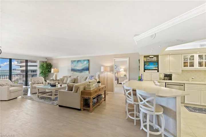 Spacious floor plan with split bedrooms