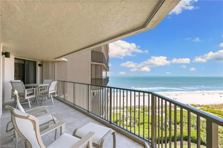 Unbeatable views with a spacious tiled lanai
