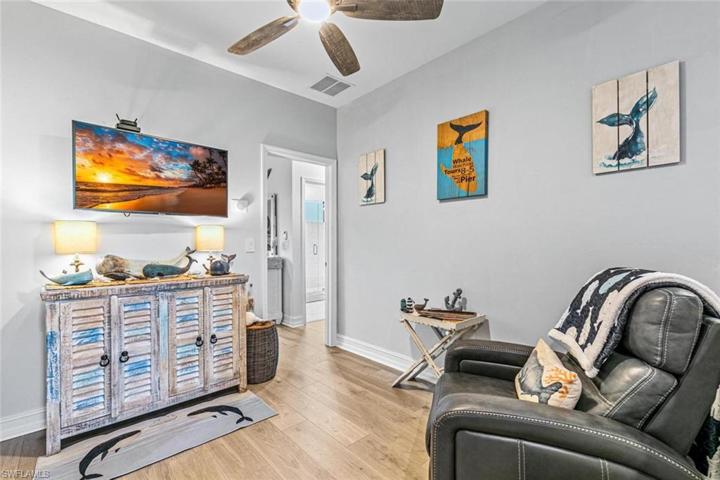 Loft, NO CARPETS upstairs