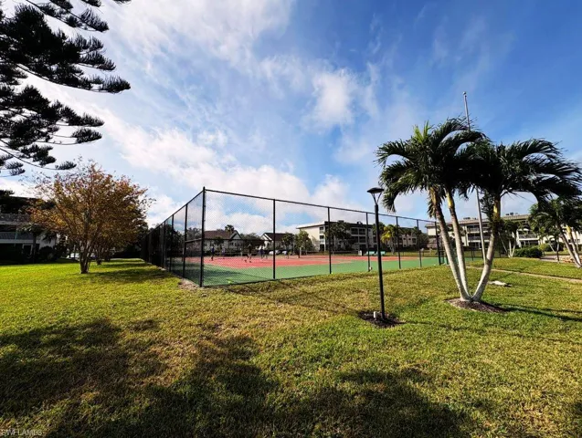 1004  Manatee  RD, Naples, FL 34114