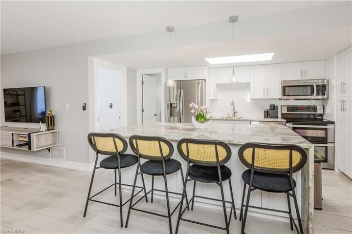 224  Palm  DR, Naples, FL 34112