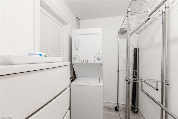 224  Palm  DR, Naples, FL 34112