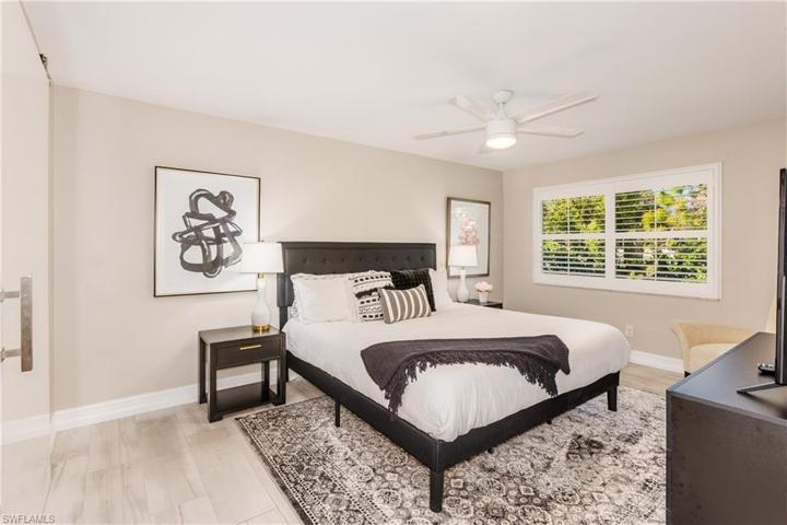 224  Palm  DR, Naples, FL 34112
