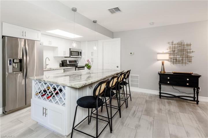 224  Palm  DR, Naples, FL 34112
