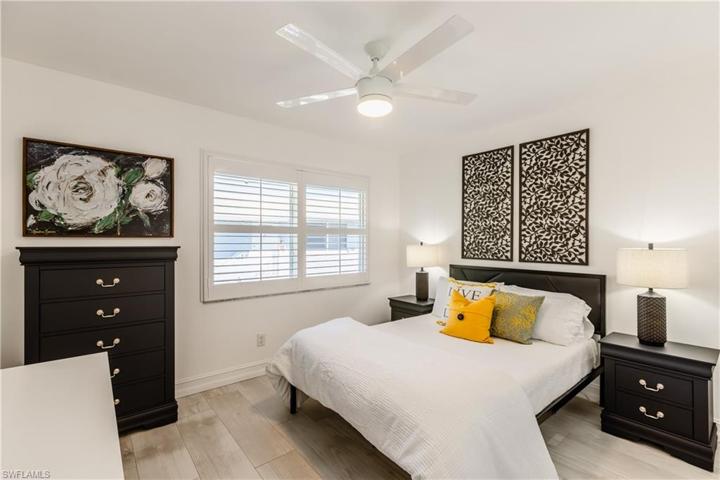224  Palm  DR, Naples, FL 34112
