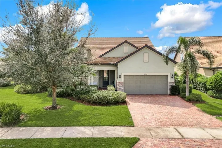 LAKE VIEW 3BR+DEN