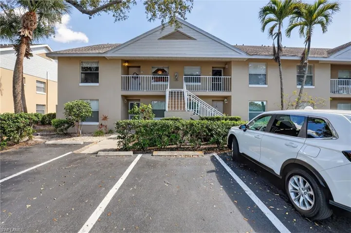 198  Pebble Shores  DR, Naples, FL 34110