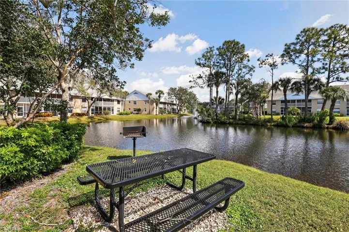 198  Pebble Shores  DR, Naples, FL 34110