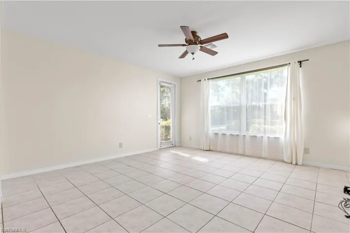 2448 Laurentina Ln, Cape Coral, Florida 33909