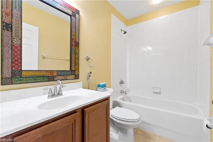 2448 Laurentina Ln, Cape Coral, Florida 33909
