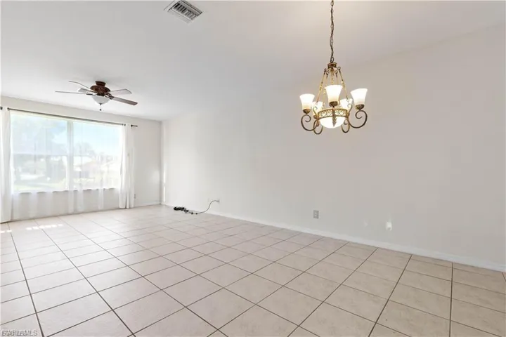 2448 Laurentina Ln, Cape Coral, Florida 33909