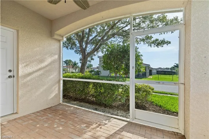 2448 Laurentina Ln, Cape Coral, Florida 33909