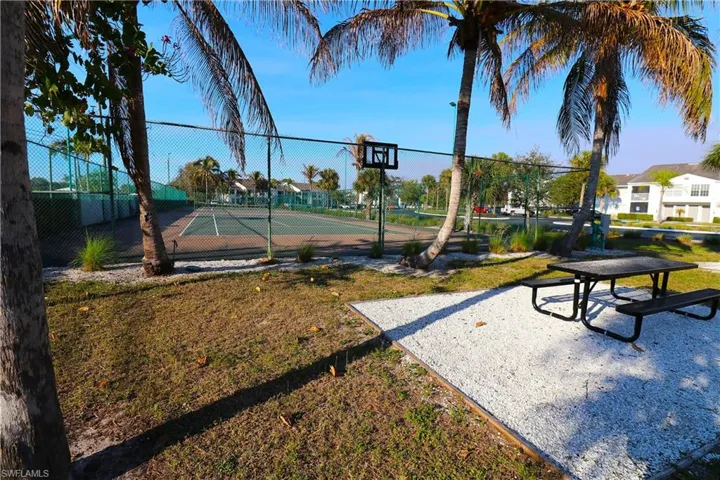 142 Santa Clara Dr 5, Naples, Florida 34104