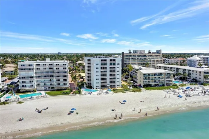 The Naples Diplomat, on Naples' famous Miracle Mile!