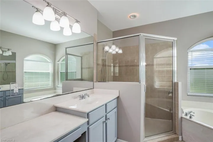 Master Bath, Separate Vanities, Walk-in Shower, Soaking Tub