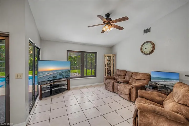 242 Sw 45th Ter, Cape Coral, Florida 33914