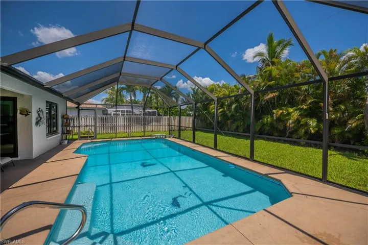 242 Sw 45th Ter, Cape Coral, Florida 33914