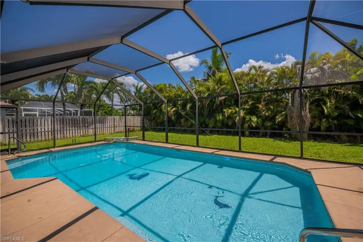 242 Sw 45th Ter, Cape Coral, Florida 33914